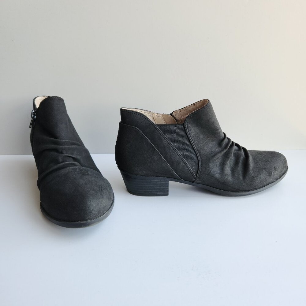 LifeStride Velocity 2.0 Aurora Size 9 Black Suede Heeled Ankle Bootie Zip Side